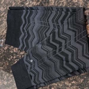 Lululemon seamless leggings, size 8